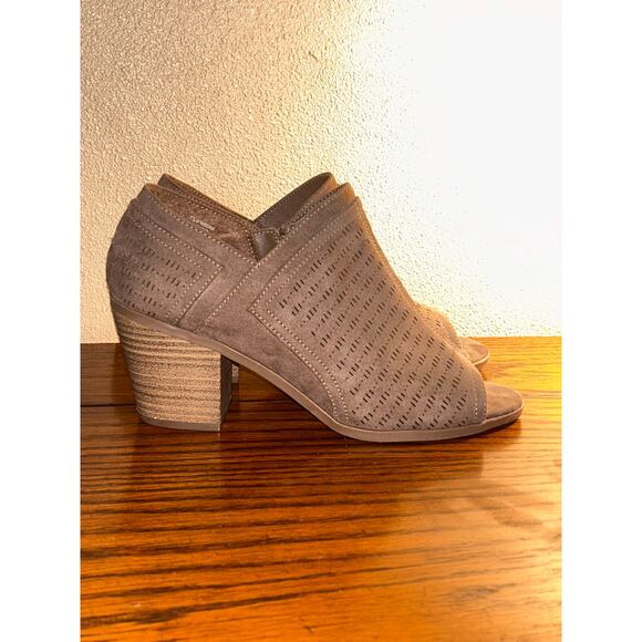 Madeline Girl Wrenn Preppy Edgy Baddie Open Toe Stacked Heel - Picture 6 of 11